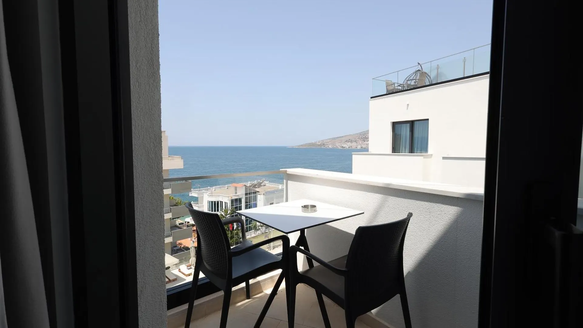 סרנדה Harbour Hotel
