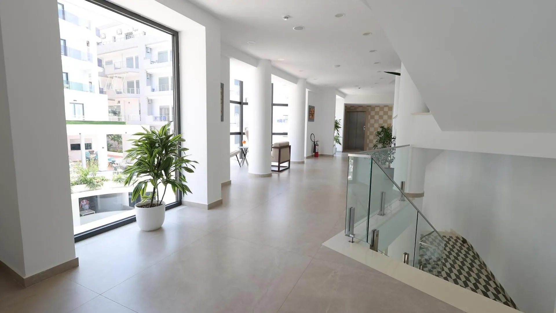 סרנדה Harbour Hotel 4*,