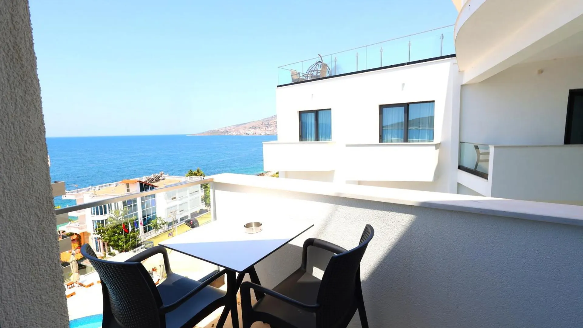 סרנדה Harbour Hotel