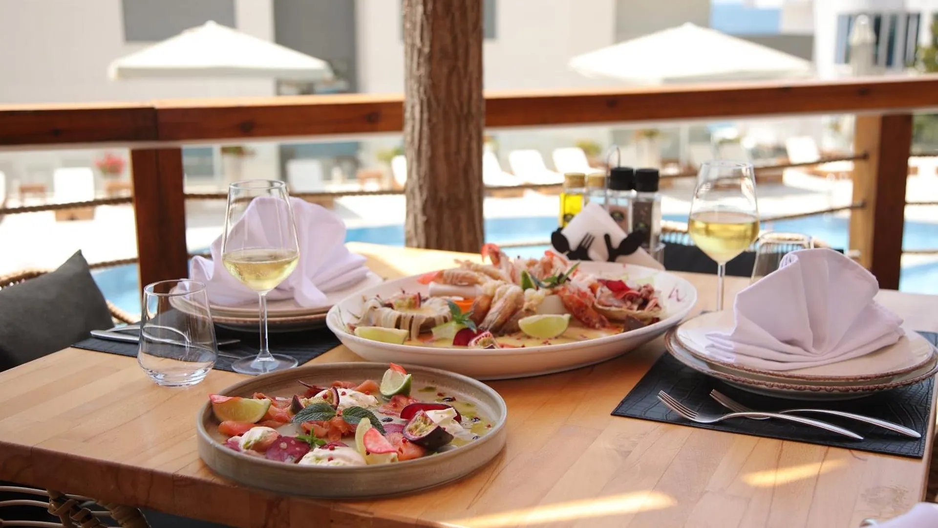 Harbour Hotel Sarande 4*,